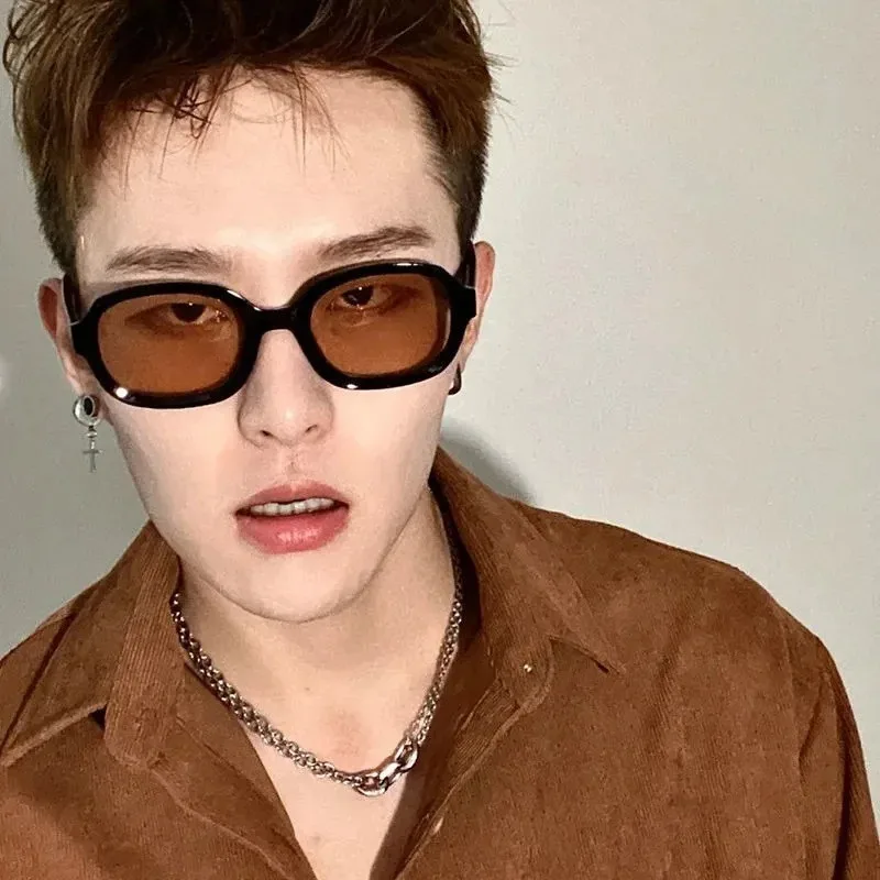 Lunettes de soleil carrées de  - Vintage Fashion Enthusiasts avis et prix